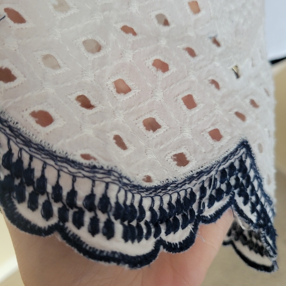 VENUS Cold Shoulder Top - Picture 4 of 7